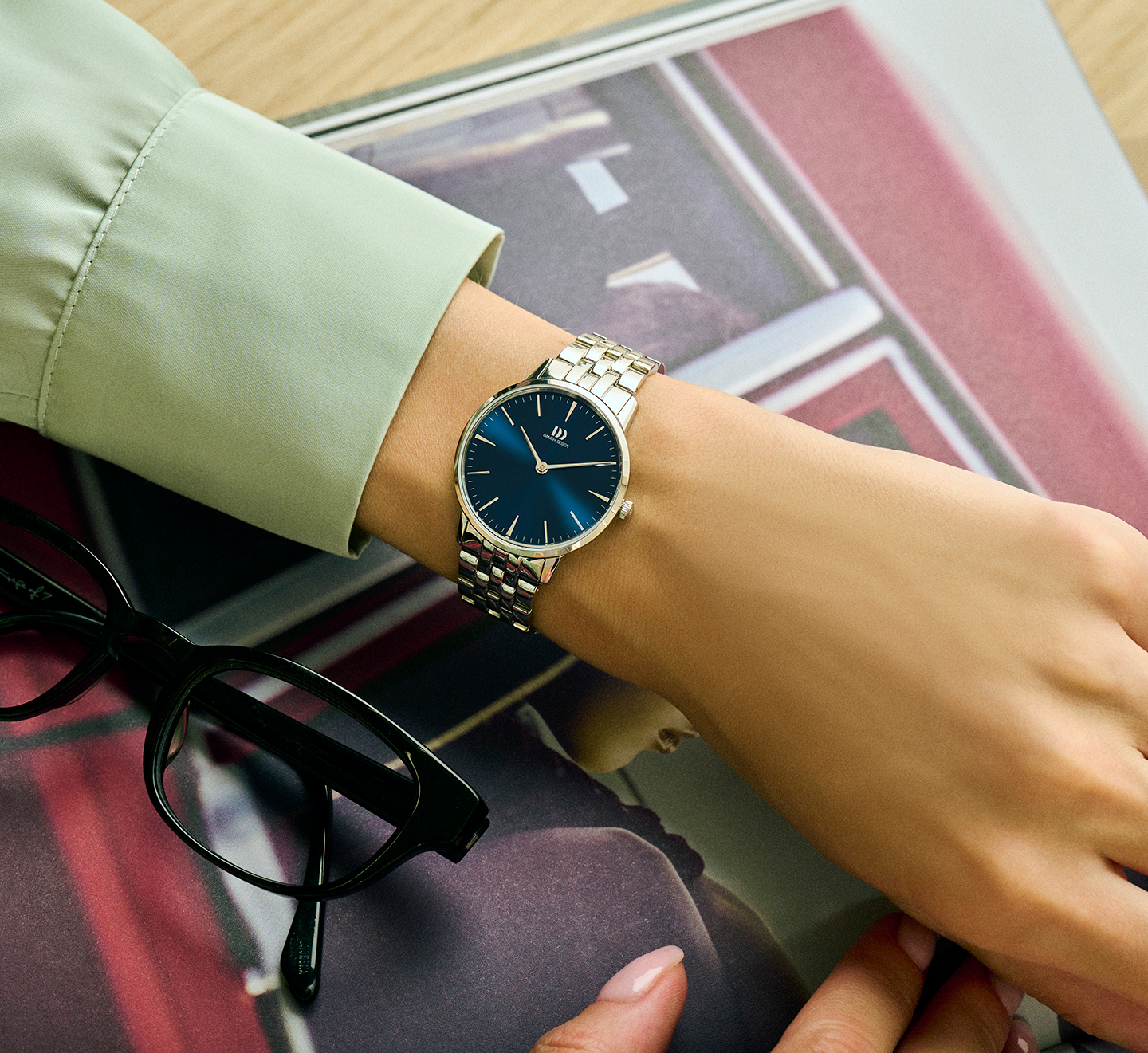 Akilia Silver Blue Link Medium