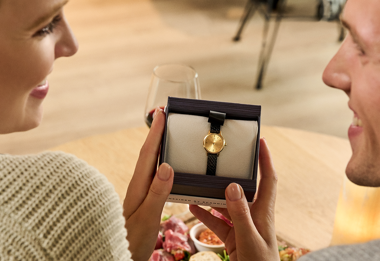 Akilia Mini All Gold Black