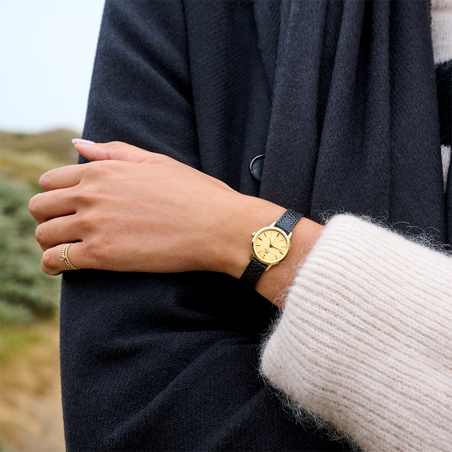 Akilia Mini All Gold Black